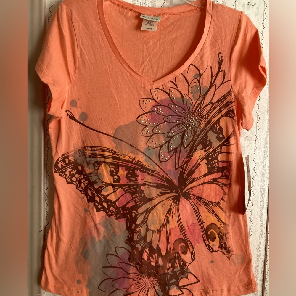 NWT Ladies Size Large Tru Self VNeck PeachTee W/Embellished Stones